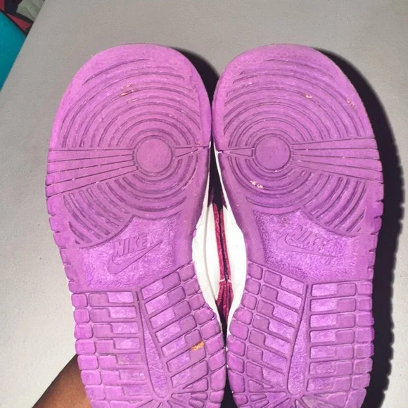 Nike Kids Sneakers in Purple and White - Picture 6 of 6